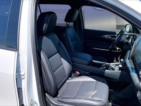Used 2025 Chevrolet Traverse LT AWD/4WD image 30