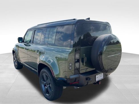 New 2026 Land Rover Defender 110 X-Dynamic SE AWD/4WD image 3