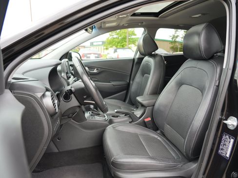 Used 2021 Hyundai Kona Ultimate FWD image 12