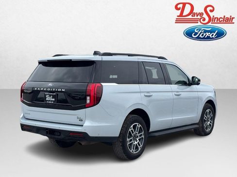 Used 2025 Ford Expedition Active AWD/4WD image 7