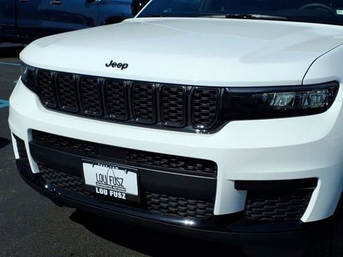 Used 2025 Jeep Grand Cherokee L Altitude AWD/4WD image 35