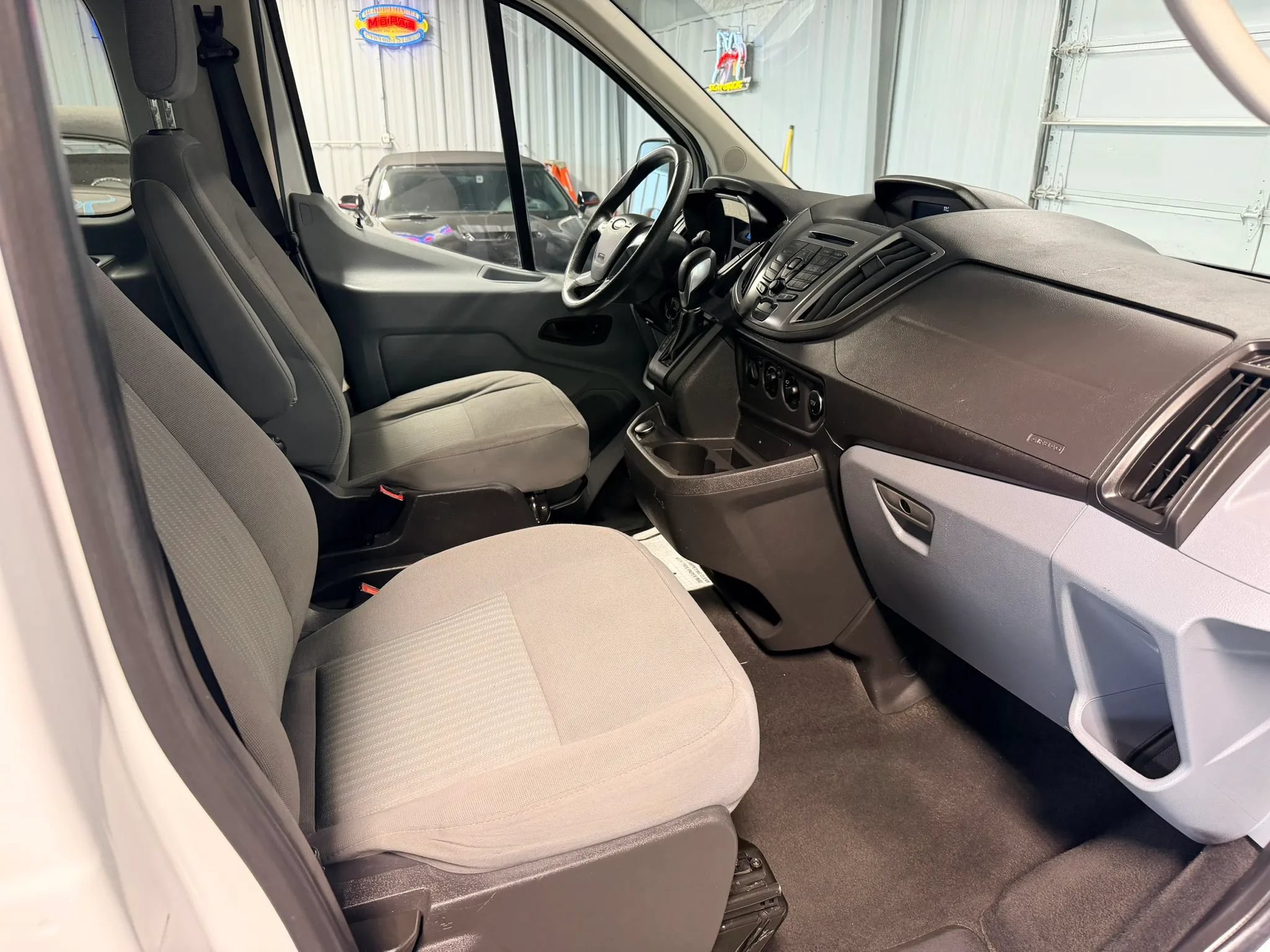 Used 2019 Ford Transit 150 XLT RWD image 11