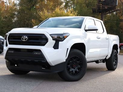 New 2025 Toyota Tacoma SR5