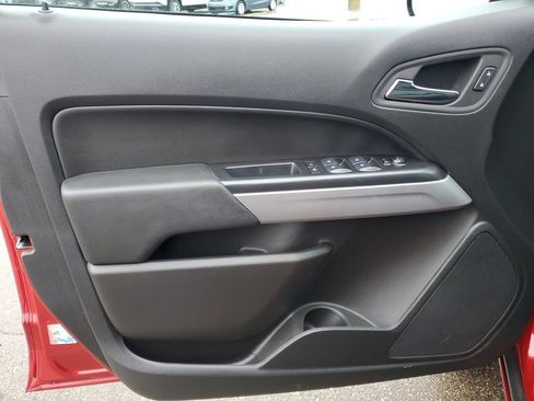 Used 2022 Chevrolet Colorado LT w/ Luxury Package image 22