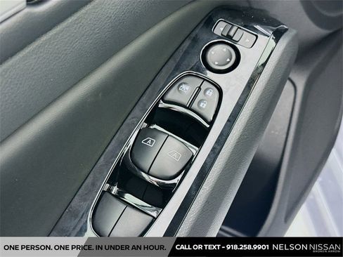 New 2025 Nissan Altima 2.5 SR image 17