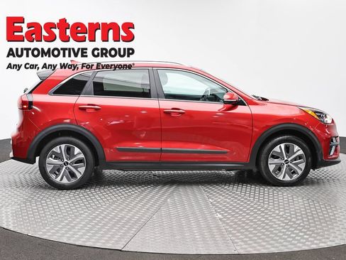 Used 2022 Kia Niro EX w/ Cold Weather Package FWD image 4
