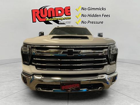 Used 2024 Chevrolet Silverado 3500 LTZ w/ LTZ Plus Package AWD/4WD image 9