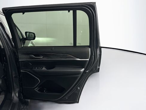 Used 2023 Jeep Grand Cherokee L Limited w/ Luxury Tech Group II image 33