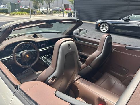 Certified 2020 Porsche 911 Carrera 4S AWD/4WD image 11