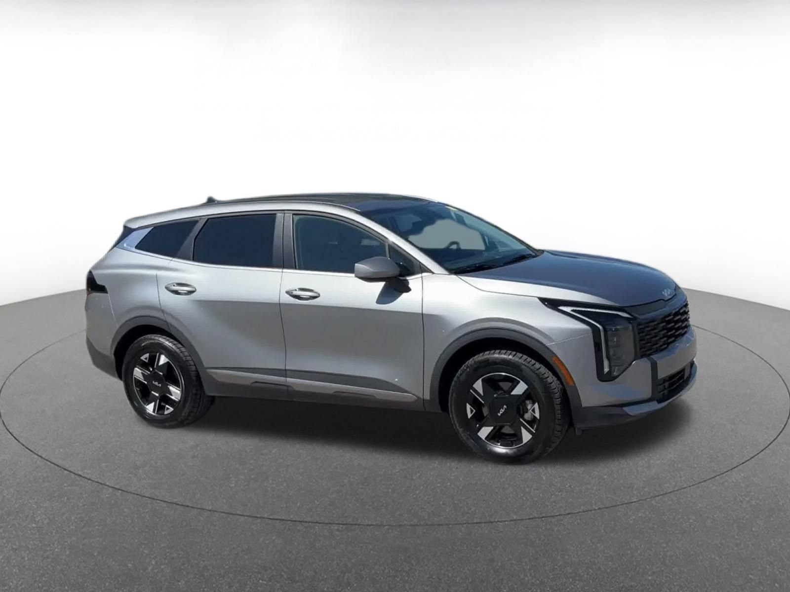 Used 2026 Kia Sportage LX AWD/4WD image 2