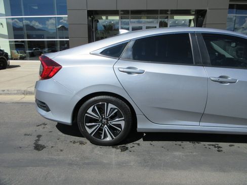 Used 2016 Honda Civic EX-L image 10