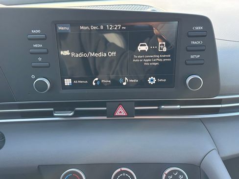 Used 2026 Hyundai Elantra SE FWD image 19
