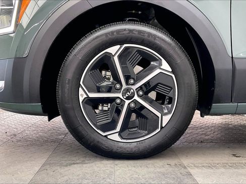 Used 2023 Kia Niro EX image 8