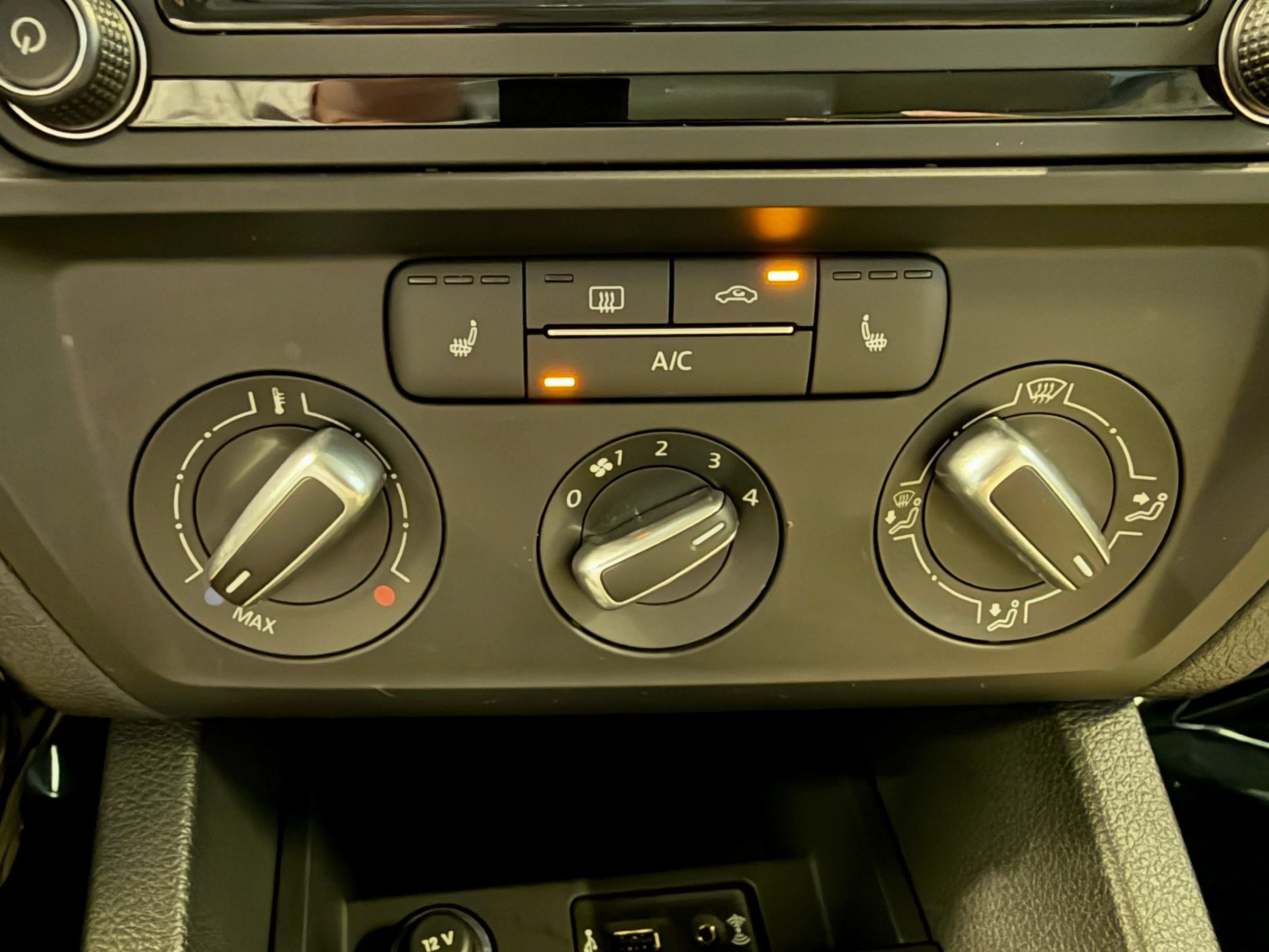 Used 2018 Volkswagen Jetta SE FWD image 20