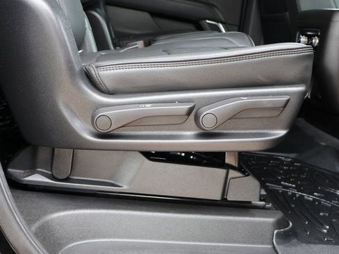 Used 2022 GMC Yukon XL Denali AWD/4WD image 15