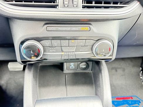 Used 2022 Ford Escape SE AWD/4WD image 16