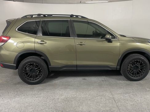 Used 2022 Subaru Forester Limited image 2