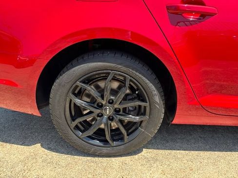 Used 2017 Audi A4 2.0T Premium FWD image 31