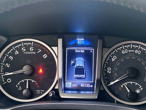 Used 2022 Toyota Tacoma SR5 RWD image 23