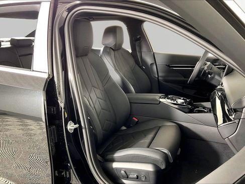New 2026 BMW 530i xDrive w/ Premium Package AWD/4WD image 14