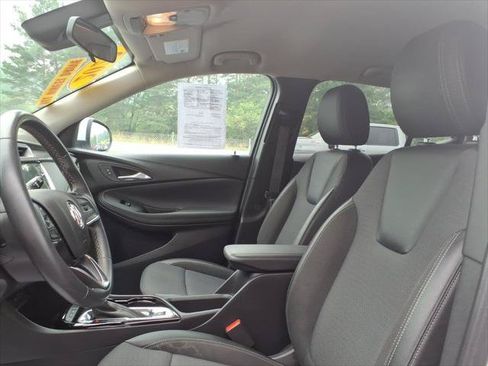 Used 2022 Buick Encore GX Preferred w/ Cold Weather Comfort Package AWD/4WD image 11