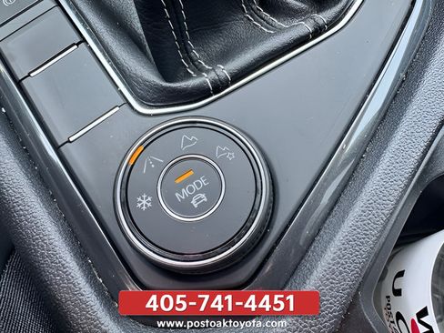 Used 2024 Volkswagen Tiguan SE AWD/4WD image 19