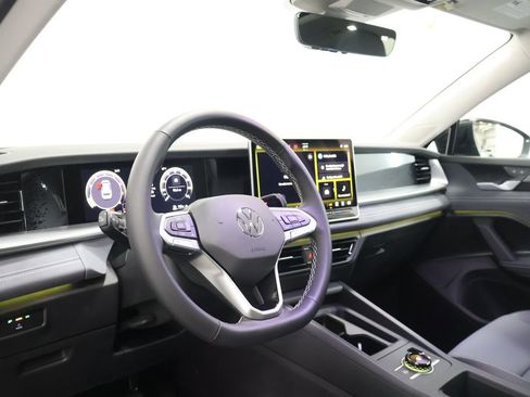New 2026 Volkswagen Tiguan SE AWD/4WD image 15