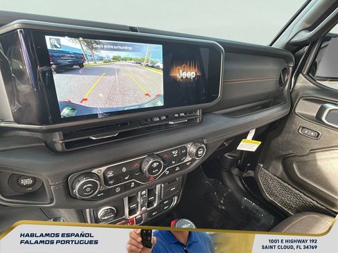 Used 2025 Jeep Gladiator Mojave w/ Safety Group image 22