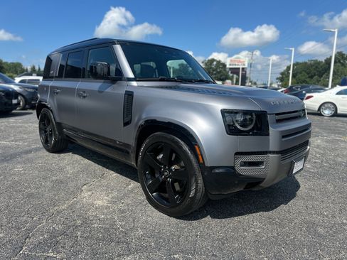 Used 2021 Land Rover Defender 110 X-Dynamic HSE AWD/4WD image 7