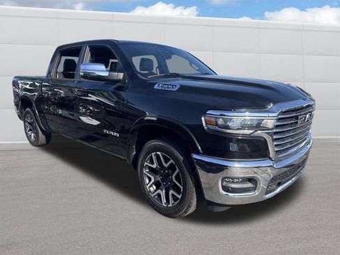 Used 2025 RAM 1500 Laramie AWD/4WD image 11
