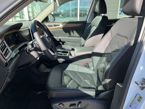 New 2026 Volkswagen Atlas SE image 17