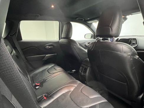 Used 2019 Jeep Cherokee High Altitude image 8