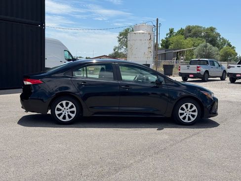 Used 2025 Toyota Corolla LE FWD image 5