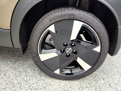 Used 2025 Nissan Kicks SR w/ Illumination Package AWD/4WD image 9