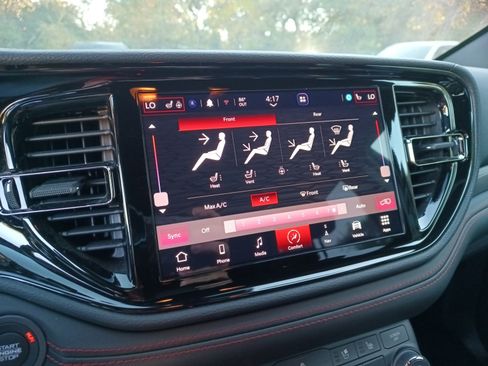 Certified 2024 Dodge Durango GT image 22