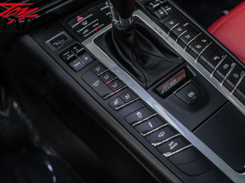 Used 2020 Porsche Macan Turbo image 42