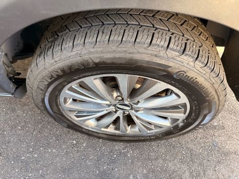 Used 2015 Lincoln Navigator Sport Utility 4D image 43