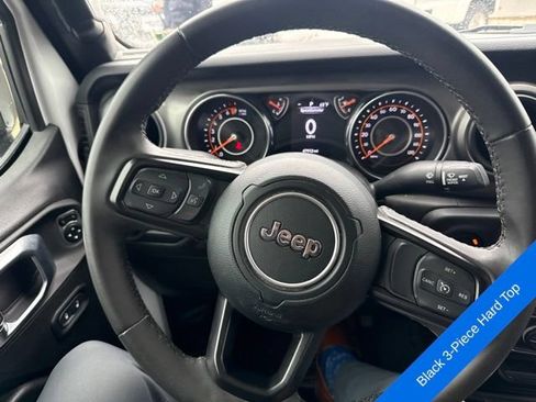 Used 2023 Jeep Gladiator Sport AWD/4WD image 15