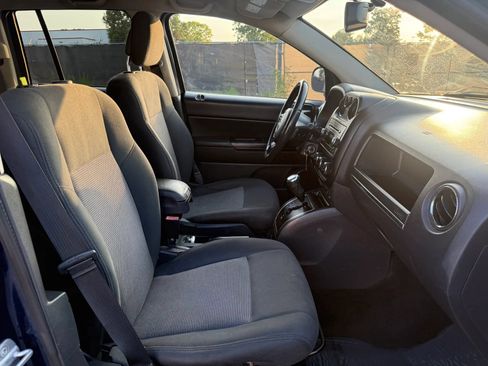 Used 2013 Jeep Compass Latitude AWD/4WD image 18