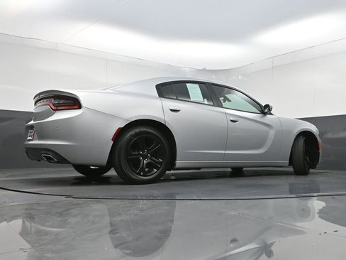 Used 2019 Dodge Charger SXT image 28