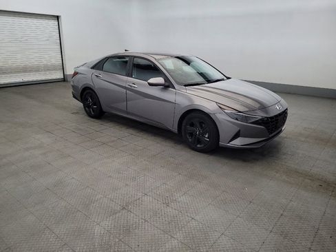Used 2023 Hyundai Elantra SEL FWD image 11