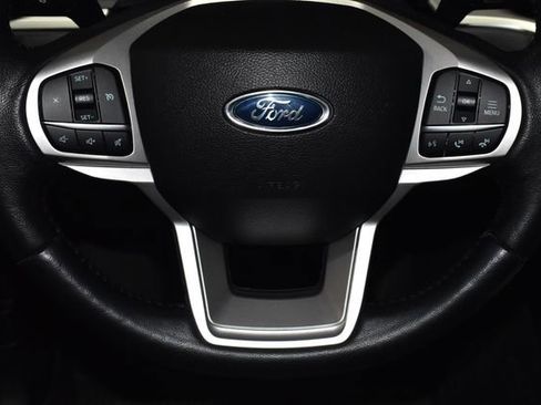 Used 2022 Ford Explorer XLT w/ Equipment Group 202A image 26