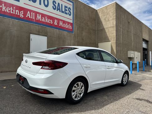Used 2020 Hyundai Elantra SE w/ Cargo Package (C1) FWD image 5