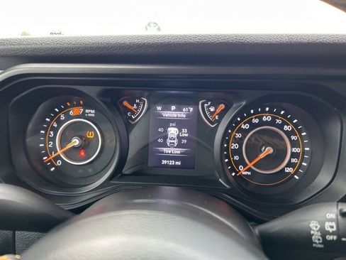 Used 2024 Jeep Wrangler Sport S image 25