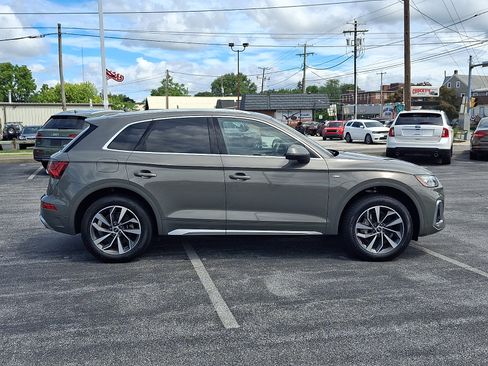 Used 2023 Audi Q5 2.0T Premium Plus w/ Premium Plus Package AWD/4WD image 7