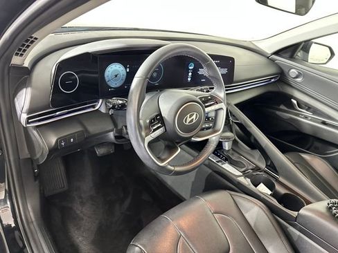 Used 2024 Hyundai Elantra Limited image 13