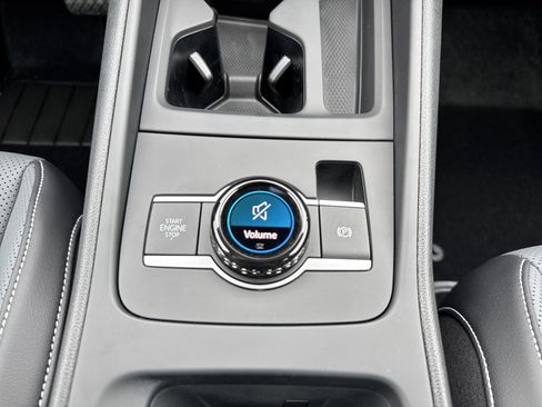 New 2025 Volkswagen Tiguan SE image 21