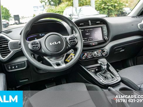 Used 2025 Kia Soul LX w/ LX Technology Package FWD image 27
