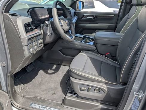 New 2026 Chevrolet Suburban Premier AWD/4WD image 5