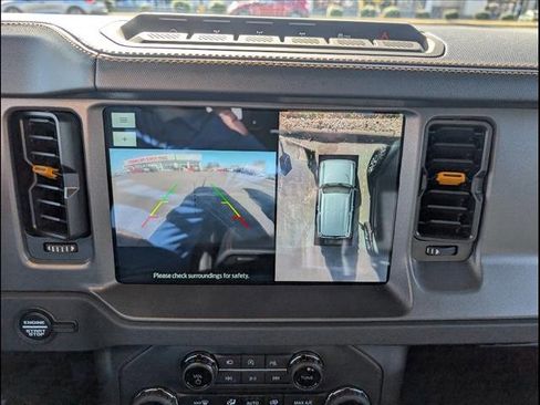 Used 2024 Ford Bronco Badlands image 10